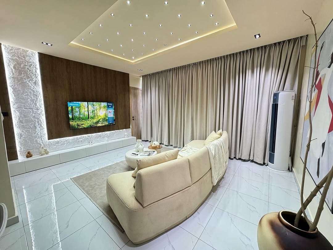 Bera 2 Bedroom Apartment with PS5 in Chevron