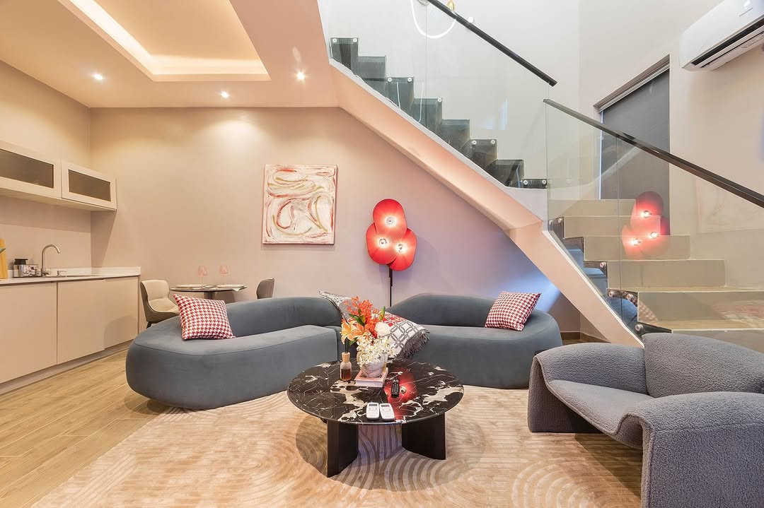 Littoral 1 Bedroom Loft with PS5, SWIMMING POOL and GYM in Lekki