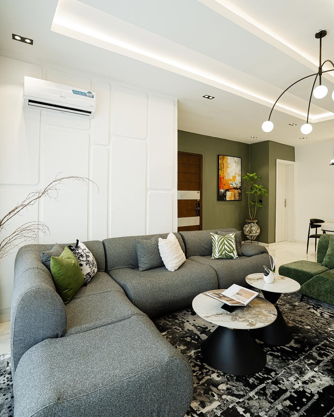 The Shine 3 Bedroom Apartment with SWIMMING POOL and PS5 in Ikate